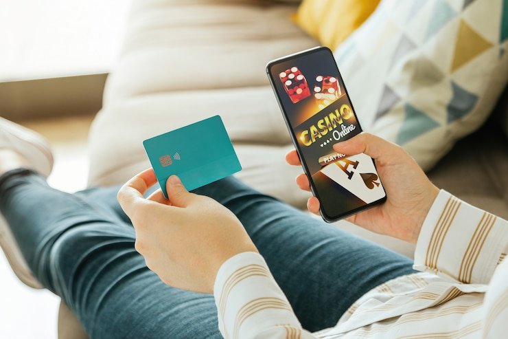 Pengguna mobile dewasa mengakses peta77